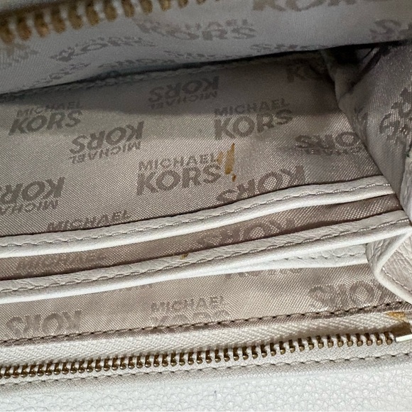 Michael Kors Jet Set Slim Flap Wallet  Cream Off-White Pebbled Leather AS IS - Picture 9 of 11
